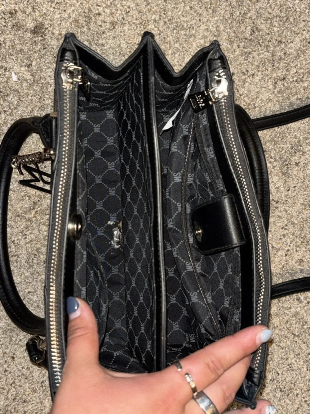 N/A sleek black